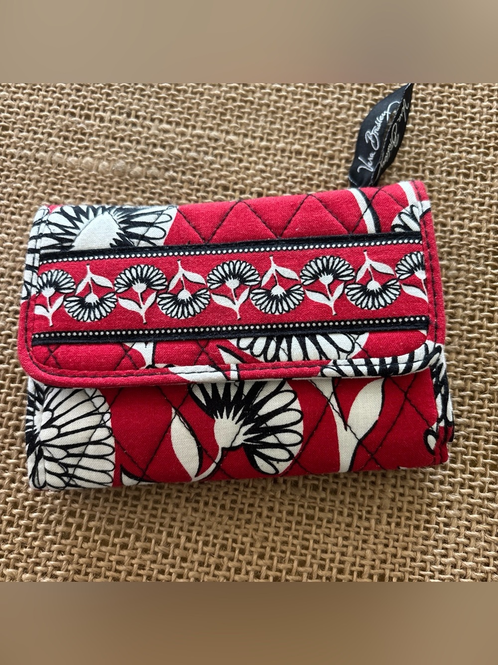 Vera Bradley Retired Deco Daisy Quilted Trifold Wallet- Red, Black, White! EUC